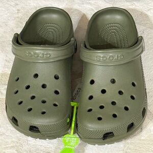 New Unisex CROCS Classic Clog - Men’s 7 Women’s 9 in Olive Green